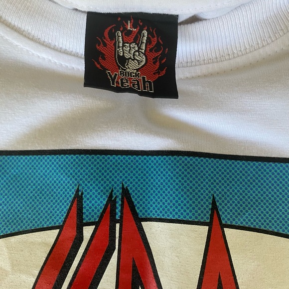 Def Leppard t-shirt And the Women of Doom Men’s size L - Picture 3 of 5